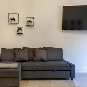 san-babila-luxury-milanese-apartment.italymilanhotels.net/