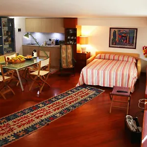 elegante-monolocale-genova.hotelitalianriviera.com/